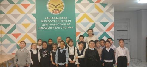 Первоклассники в детской библиотеке
